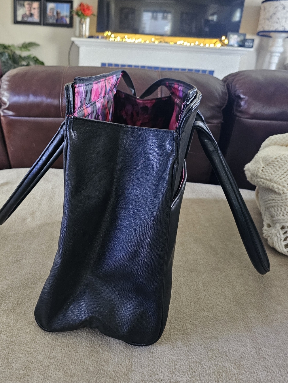 Mary Kay Black Tote with Dual Handles - Picture 3 of 9